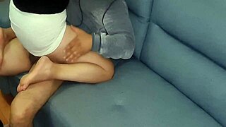 Peruvian milf enjoys quick oral with friend. Husband at work.