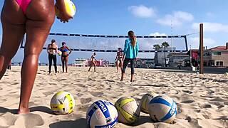 Wow, check that big booty African volleyball babe!