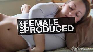 Brunette lady jane enjoys artistic solo session with liquid lunch