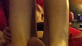 Can you imagine this amateur girlfriend giving a footjob?