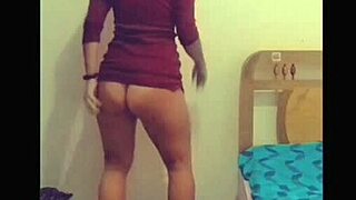I Found a Sexy Santa Claus Woman to Bang This Christmas, What an Amazing Venezuelan Ass!