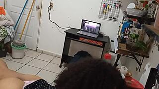 maestra milf gordibuena cleaning the room, showing her tanga