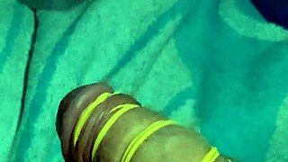 Ifoslave plays with rubber bands