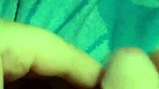 Ifoslave plays with rubber bands