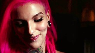 Qween e Pocahontas decidem aliviar o tes�o esfregando as bucetinhas ap�s fofocar sobre o boy