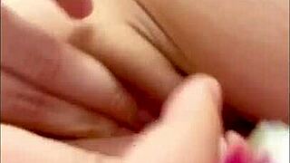 Intense Close-Up Pussy Play With Wet And Juicy Contractions