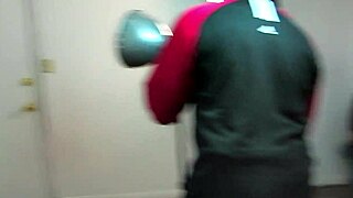 behind the scenes interview with stephanie reigns and her long legs