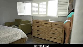 stepsis gives stepbro pussy as birthday gift 😈