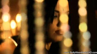 Sexy Bollywood brunette performs erotic dance