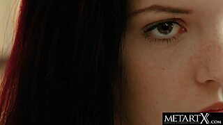 kinky cutie spanks that sexy ass while getting off 😈