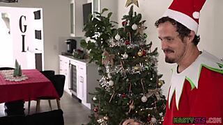 Andi Rose and Scarlet Skies play naughty Christmas elf games! 🎅