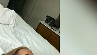 Richelle Ryan meets a stud in the lobby