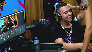 I strip bia hot and go crazy seeing her naked in the studio