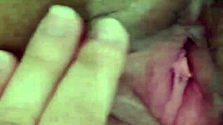 Novinha Gostosa Strips And Uses Her Toys - Parte 2