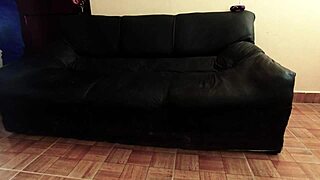 Yo, she came in a minifalda, so damn horny 😍