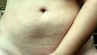 Masturbating never looked so hot with this naked beauty. She grinds toys deep into her tight pussy.