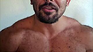 Bodybuilder measures his cock to show it's not small 😏