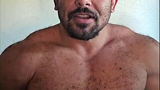Bodybuilder measures his cock to show it's not small 😏