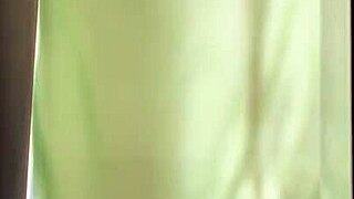 VENEZUELAN ESCORT offers services