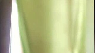 VENEZUELAN ESCORT offers services