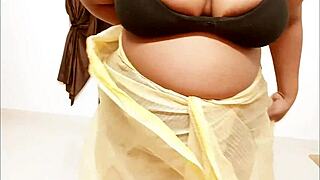 sexy indian aunty in saree, what do you think?