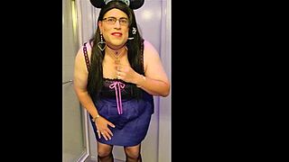 Black Shemale In Crossdressing Fun With Brunette Mature Amateurs 😍
