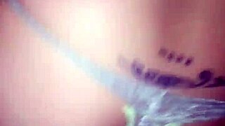 ¡Batiéndole la verga a mi single favorito hasta que me llena el coño de leche, soy su puta!