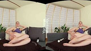 Yanks babe Iris Ives vibrates her clit with toys! 😏