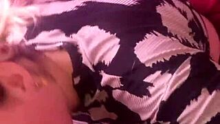 Que rica chupala que le doy me encanta babosiarla toda y que le de toda la leche en la boca