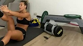 i'm sol perez showing my cameltoe in this second video