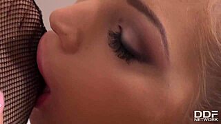 Foot Fetish Champions Finger Lesbian Style - Kiki Cyrus And Haley Hill