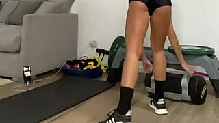 i'm sol perez showing my cameltoe in this second video