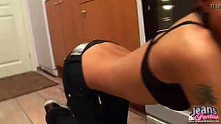 I wanna show off these cute skinny jeans I just got!