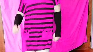 sexy big ass white boy dancing as sissy kitty... hot! 😍