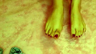 Latina Woman Fixes Her Feet And Enjoys A Relaxing Massage