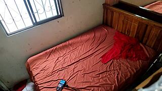 mi hermanastro llego a casa justo cuando realizaba porno casero ibamos a follar pero la esposa de mi hermanastro llego y nos interrumpio la escena final inesperado porno real casero de nuevos actores