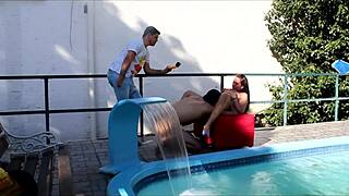 Gauchada Aproveita O Sol E Fode Na Piscina!