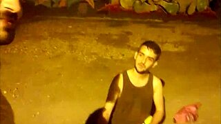 Sexo en publico durante el orgullo de sevilla, que locura, no?