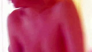 Dayna Vendetta fucks curvy Siri with strapon