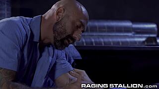 Hunk construction workers fuck hard after work 😈