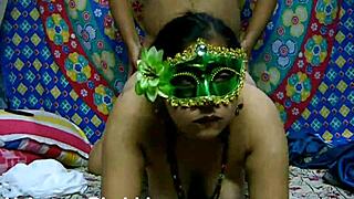 Big Ass Bengali Bhabhi Screams In Sari!