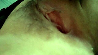 viral de la vieja sucia de la limpieza increible lo que esta vieja tiene en la vagina es una zorra muy sucia y caliente porno real casero de viejas