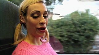 i flash outdoors in jeans making everyone watch