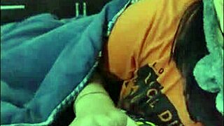 ela n�o pode me ver que j� quer chupar novinha submissa white moon