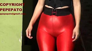 Wow, look at that milf's cameltoe in tight spandex leggings!