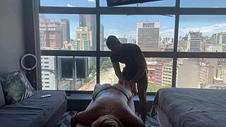 Relaxando e gozando na rola do massagista tântrica jhonny gab sheer e red