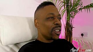 Hey, Niki ordered pizza but got a huge dick instead! 😏