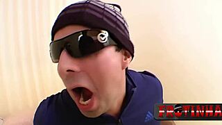 This ninfeta loves cum and rubbing.