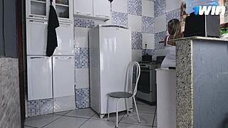 fui na casa do amigo só pra dar meu rabo