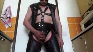juha vantanen finnish gay pornmodel in kinky leather fetish scenes